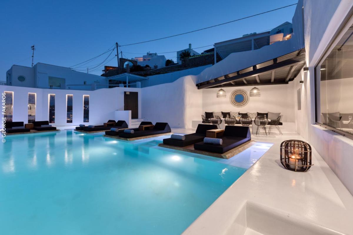Psarou Black Villa