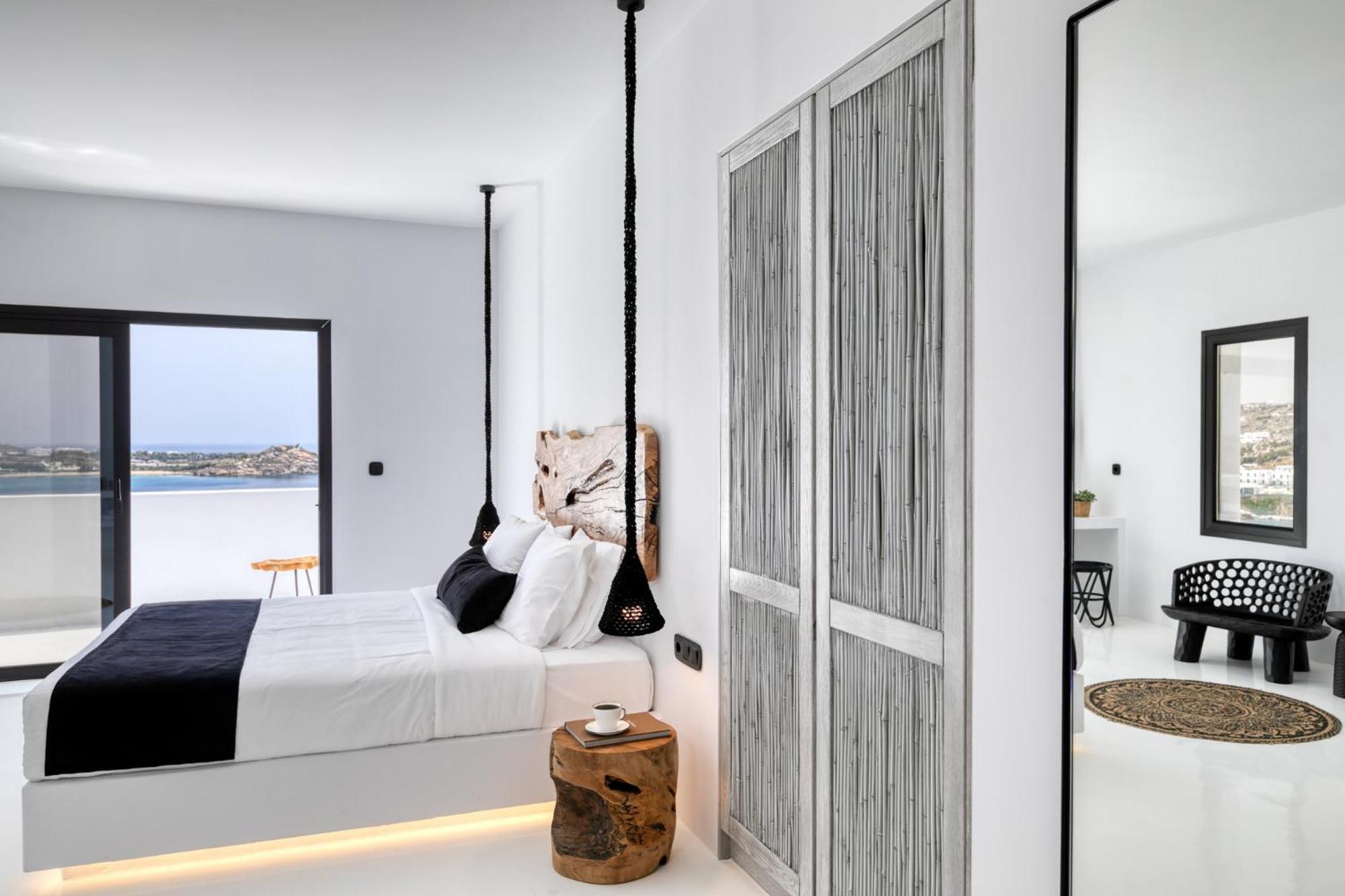 Villa Psarou Black